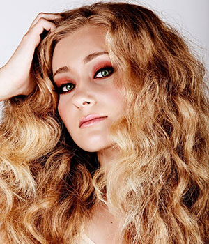 Prom Hairstyles & Ideas