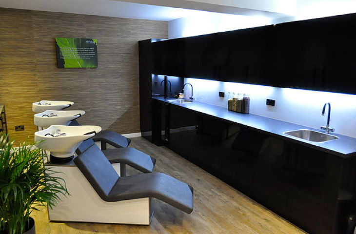 Visit FRISØR Salon in Hale